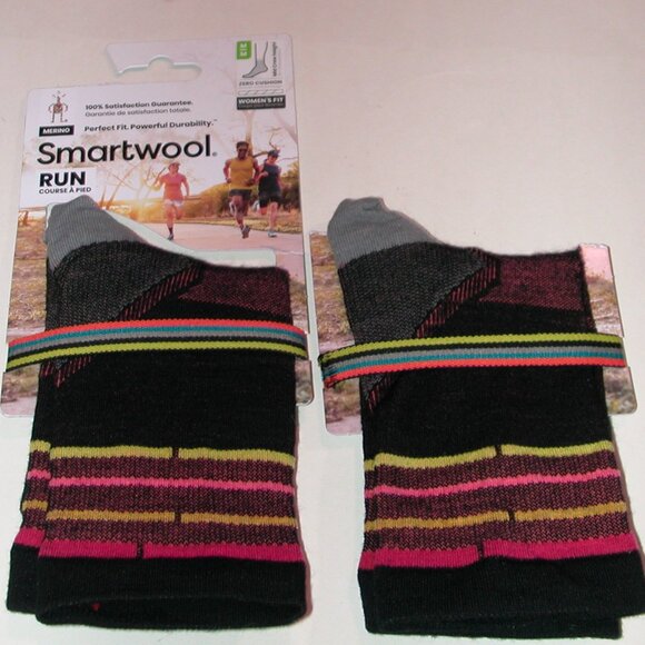 2 Pairs of SmartWool Run Zero Cushion Mid Crew Socks Women's Medium NWT Black - Picture 1 of 7